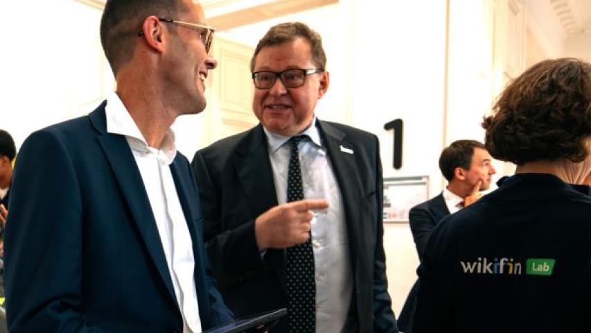 Minister Rob Beenders visits Wikifin Lab